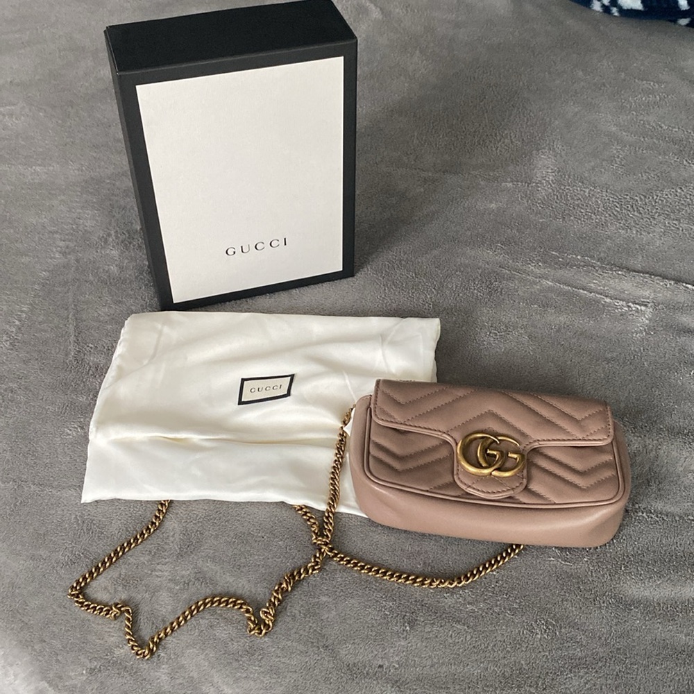 Gucci GG Marmont Super Mini Quilted Leather Shoulder Bag - Picture 4 of 8